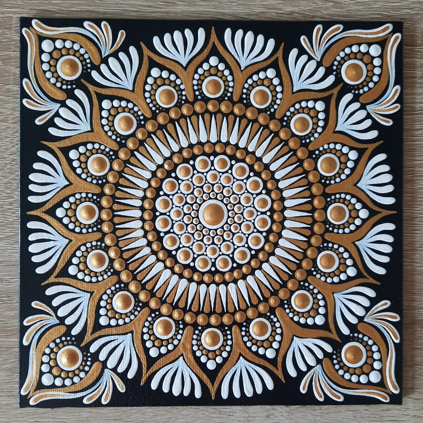 **6" Gold & White Mandala