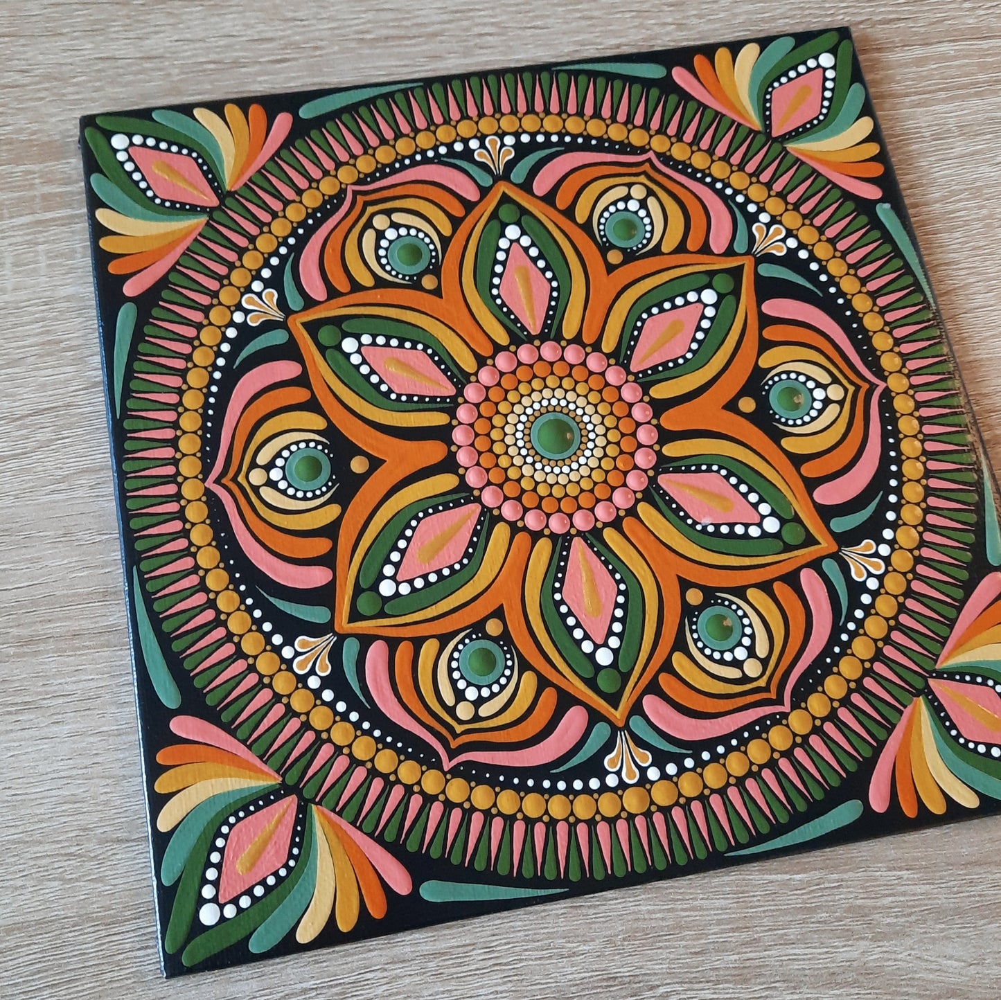 ****8" Retro Coral Mandala