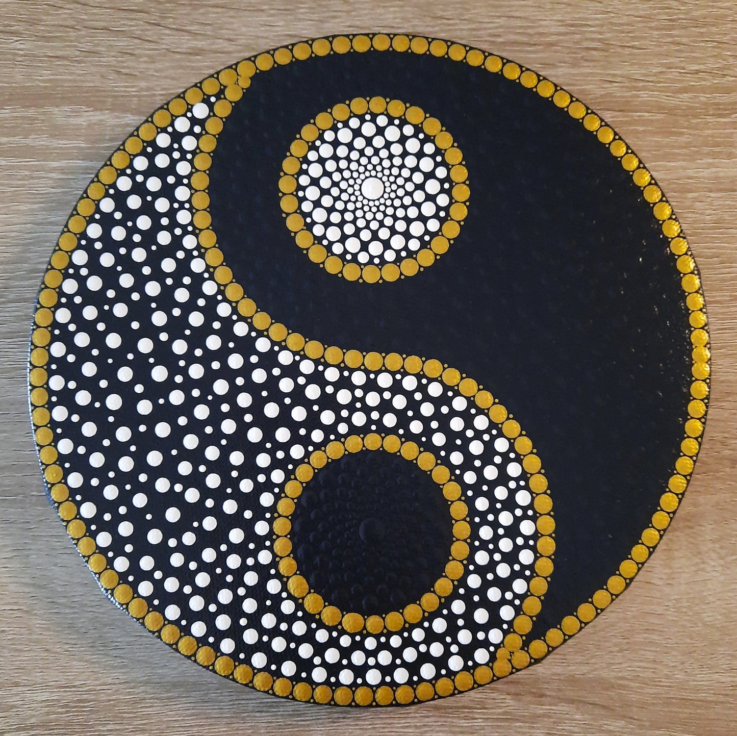 ***8" Yin Yang Dot Art