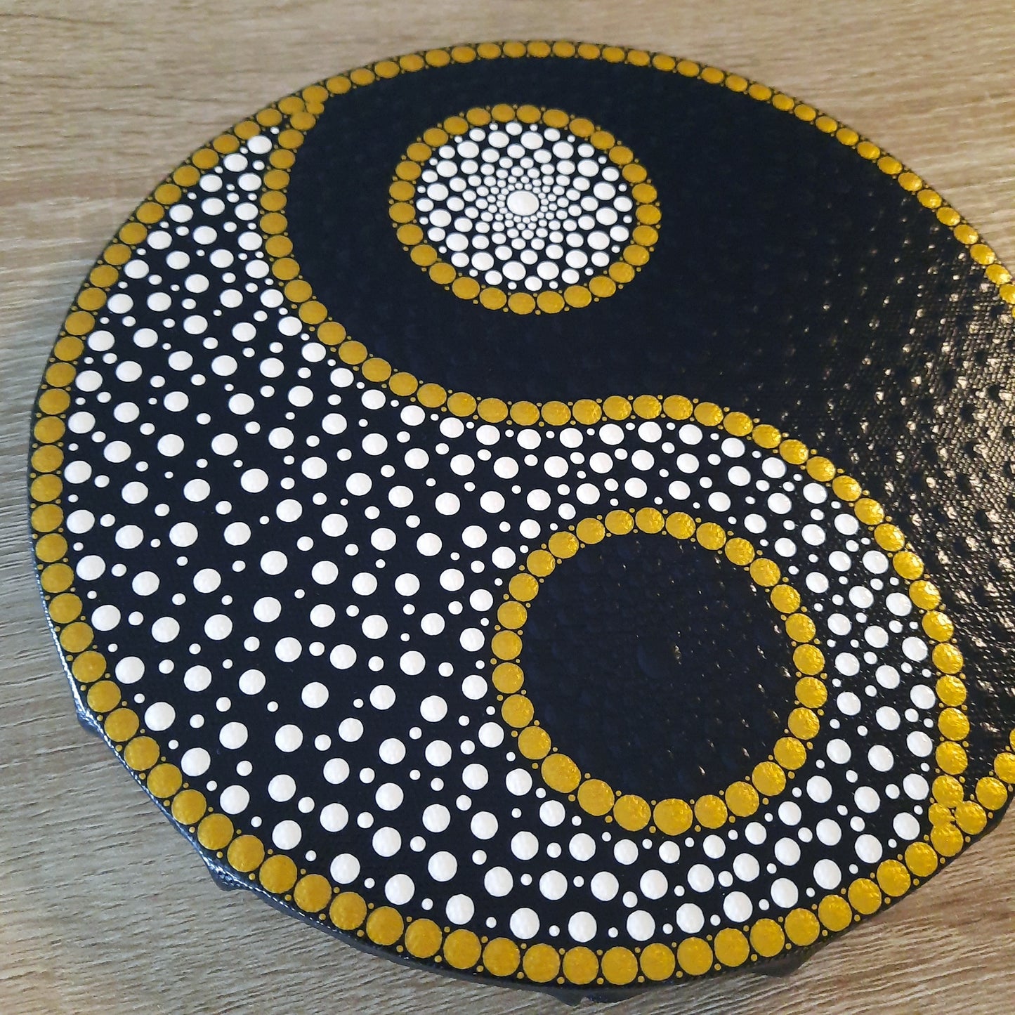 ***8" Yin Yang Dot Art